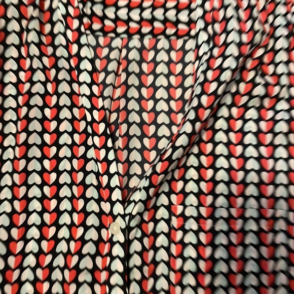 Women’s v neck button down heart blouse - Picture 3 of 3